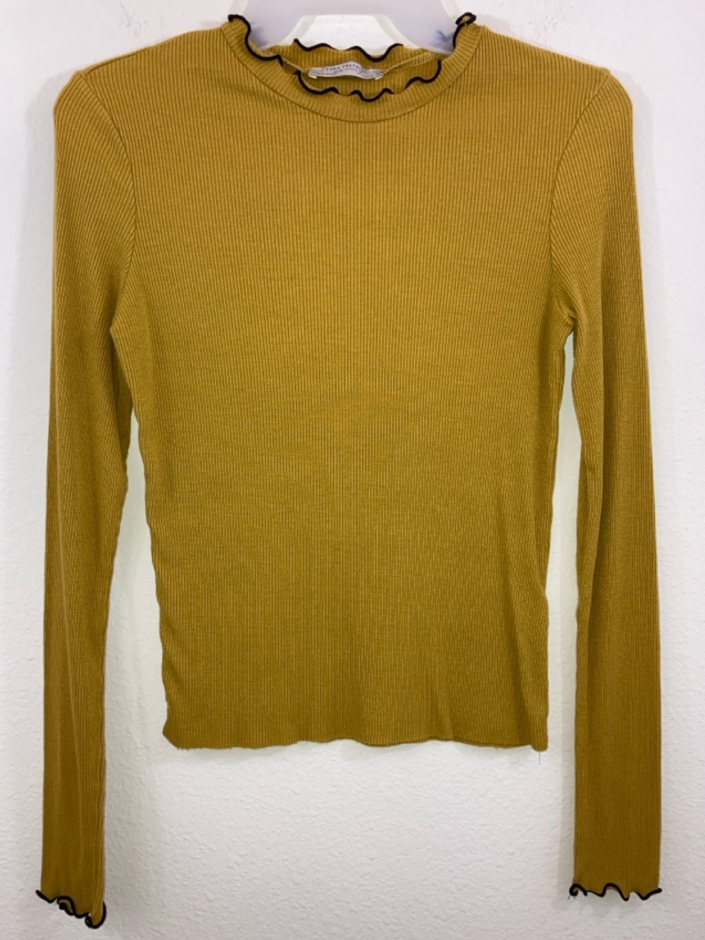 Zara Mustard Ribbed Slim-Fit Long-Sleeve Top with Black Lettuce-Edge Trim Size S
